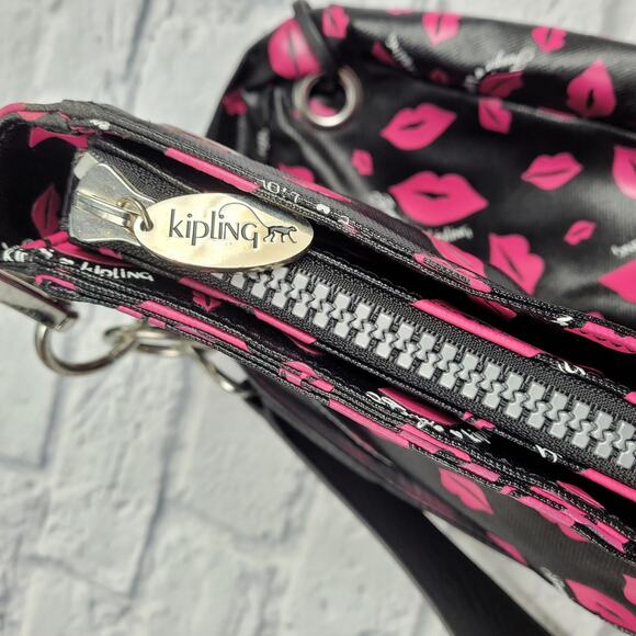 Fergie Kipling Vicious Lips Collection Messenger Bag Convertible Straps - Picture 8 of 8